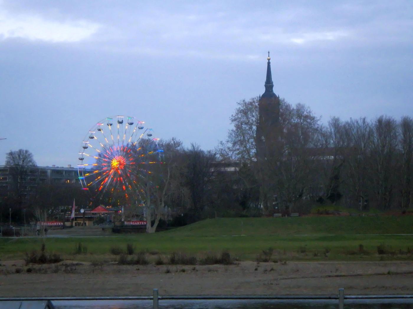 Riesenrad und Dreikönigskirche