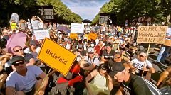 Bielefeld sitzt auf der Straße des 17. Juni