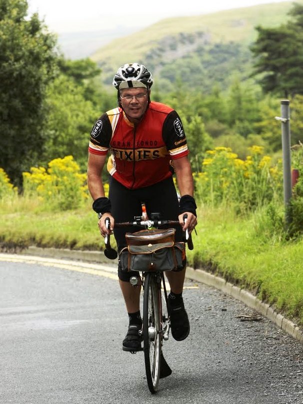 Climbing hill is a hard job for fixgear-rider Spencer