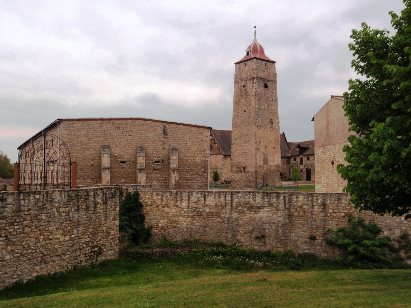 Burg zu Neundorf in Hausneindorf