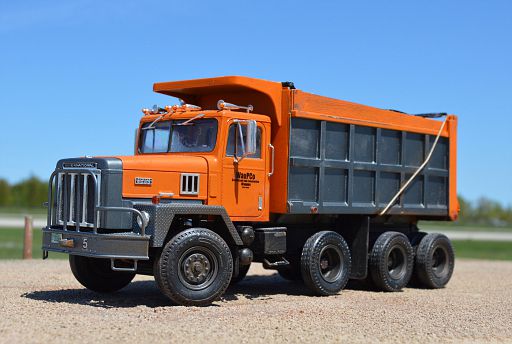 【希少】ERTL PAYSTAR 5000 DUMP TRUCK ダンプトラック 1/64 International Paystar 5000 Dump Truck, Orange Cab