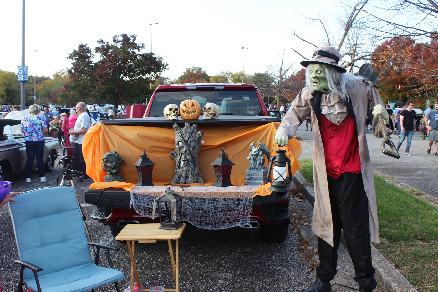 Photo IMG 0033 Lost In The Fifties Trunk Or Treat album Lyle