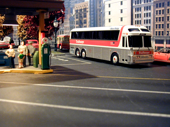 TRAILWAYS SYSTEM BUS MODELS GO BIG RED... album | Mackbuses.net ...