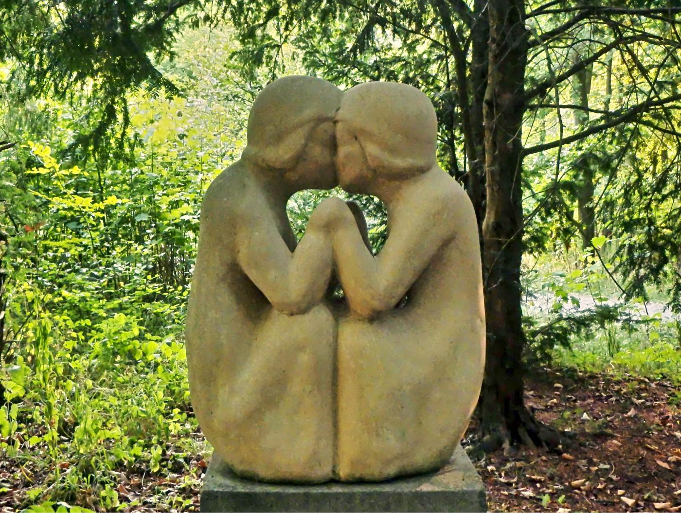 Skulptur "Frieden" im Barntruper Forst