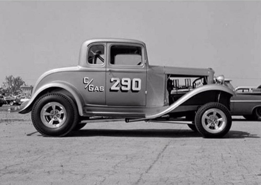 Harry② Harry Luzader in his 32 Ford 5W Gasser🔥